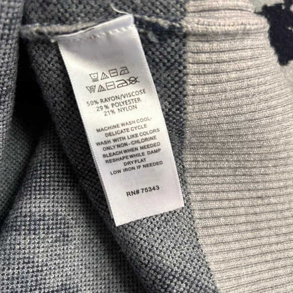 Gray and Blue Floral Sweater - Picture 4 of 4